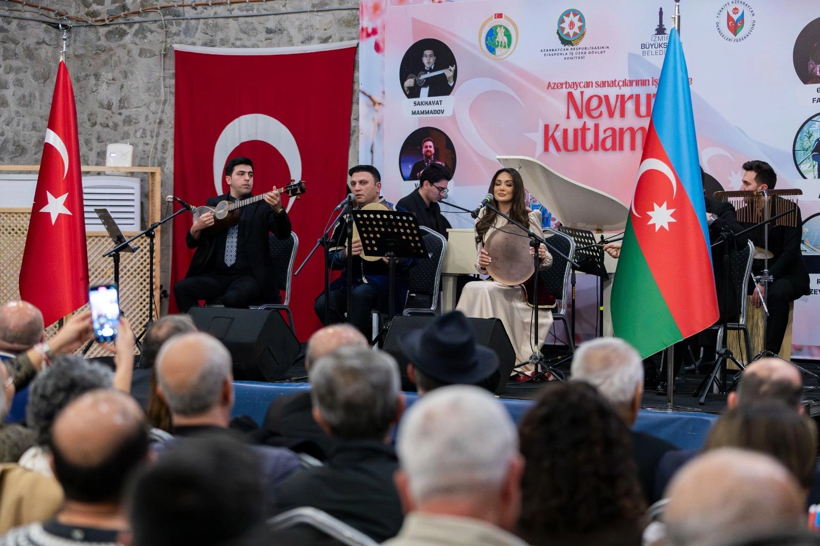 İzmir'de Azerbaycan rüzgarı