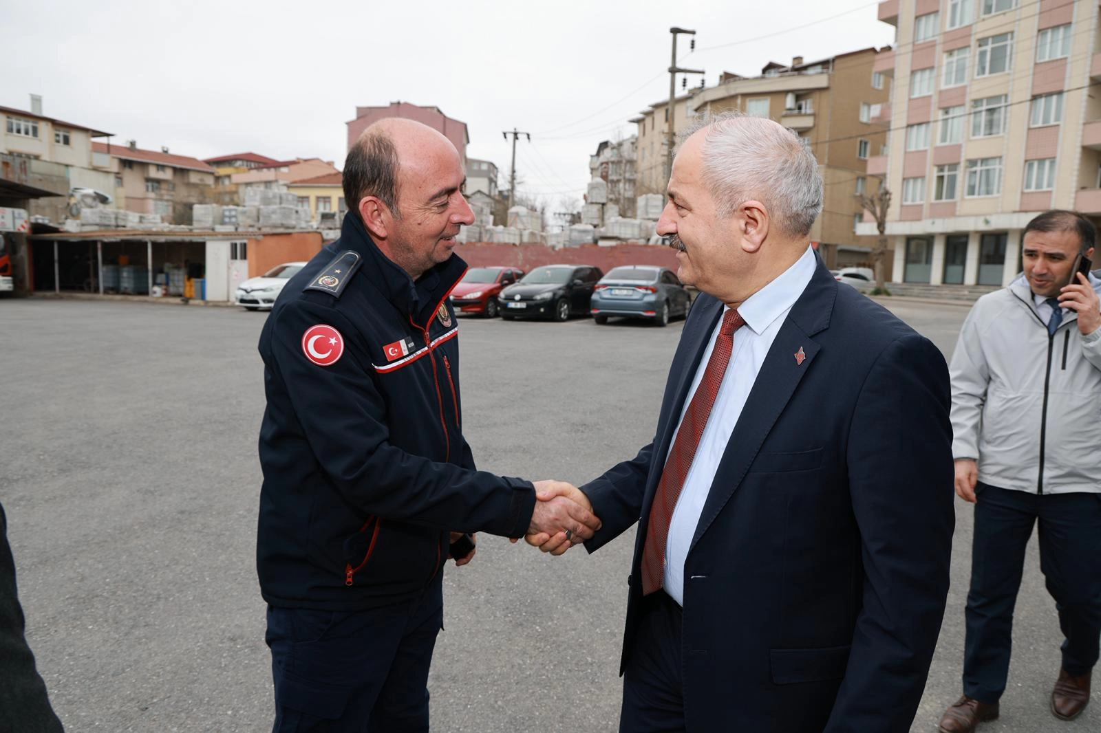 Kocaeli Gebze’de bayram öncesi kamu personeline ziyaret