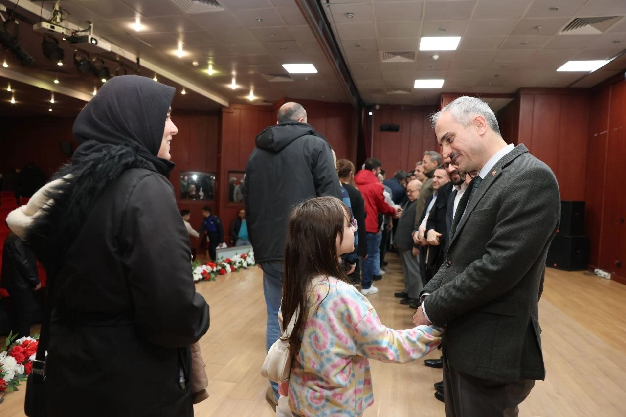 Çayırova'da Başkan Çiftçi mesai arkadaşlarıyla bayramlaştı