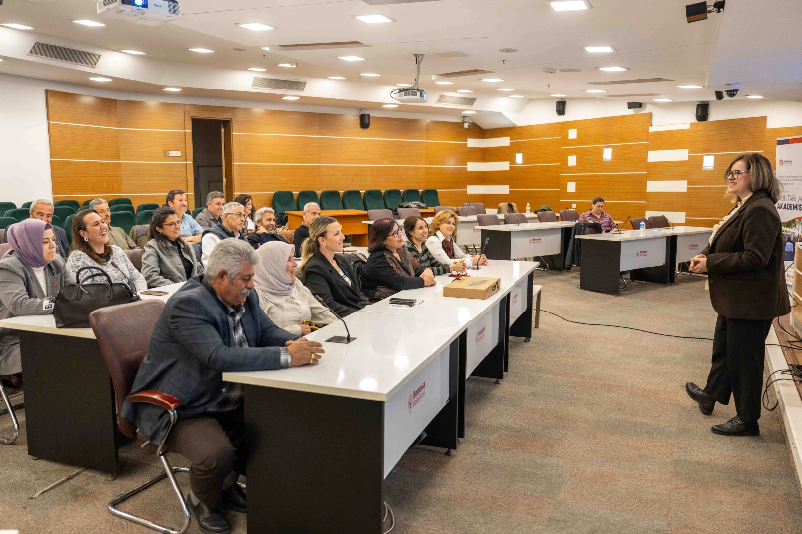 Bornova’da muhtarlara 'dijital dönüşüm' eğitimi